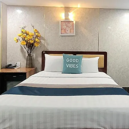 Dinh Dinh Saigon Airport Hotel-74A Giai Phong